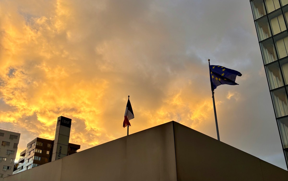 Sous le ciel de Paris / 62
